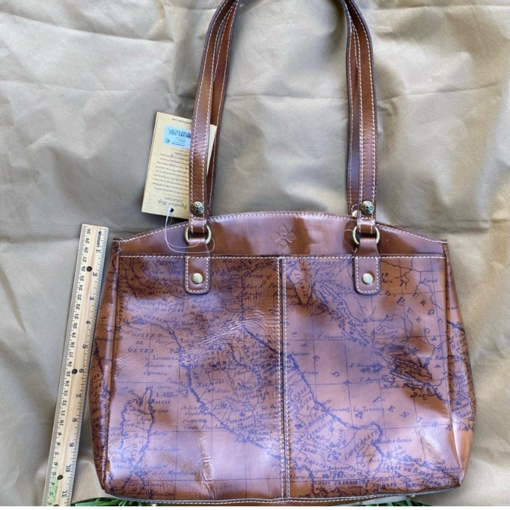 NWT Patricia Nash Poppy Tote Map NEW!